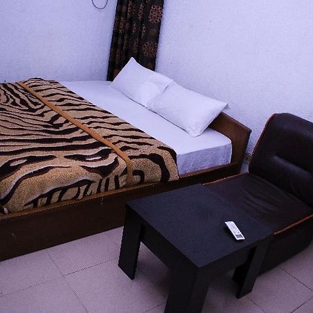 Day By Day Hotel Lagos Exterior photo